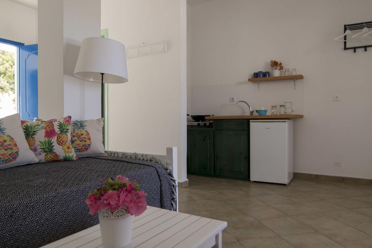Armadoros Hotel / Ios Backpackers المظهر الخارجي الصورة